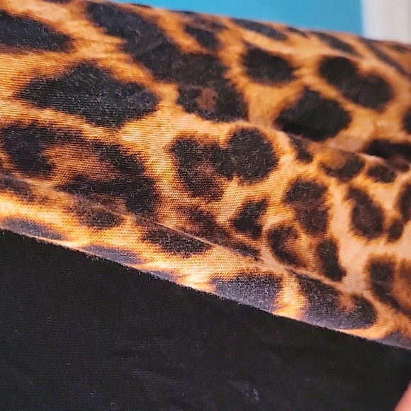 Black Dress with Leopard Long Sleeves with Pockets XL NWOT - Picture 2 of 3